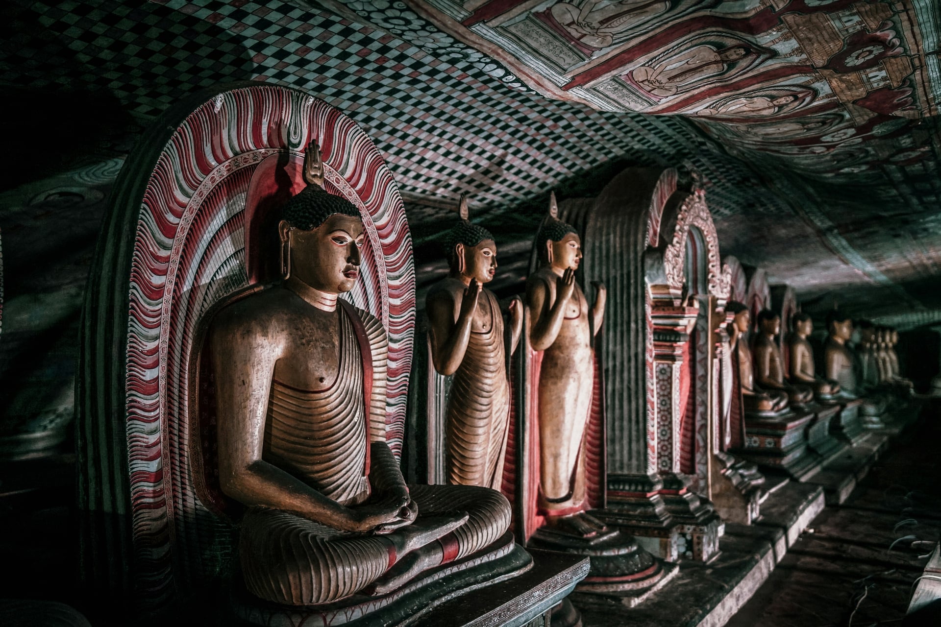 Golden Buddha statues inside Dambulla Cave Temple